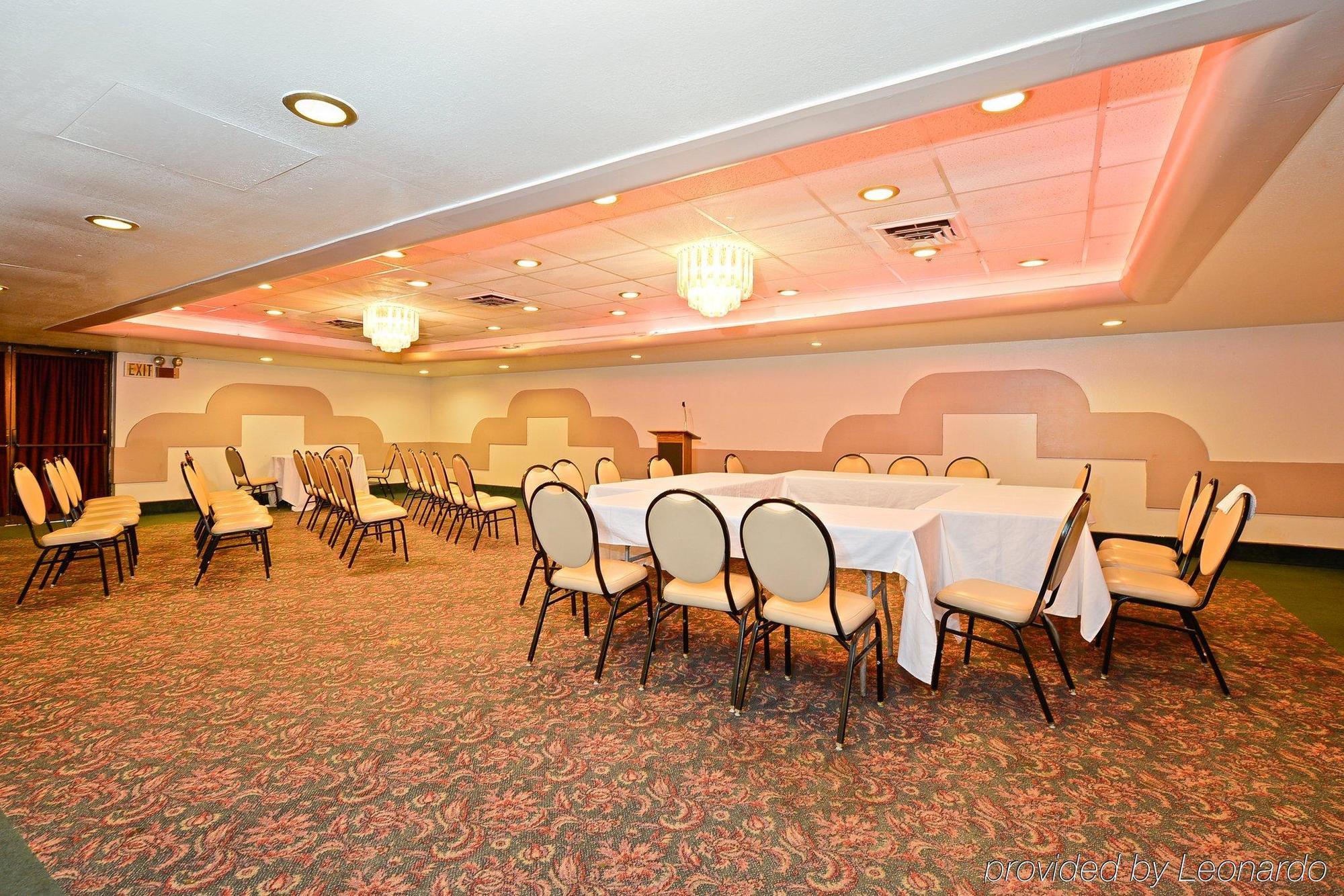 Howard Johnson By Wyndham Saint Joseph Benton Harbor Negócio foto