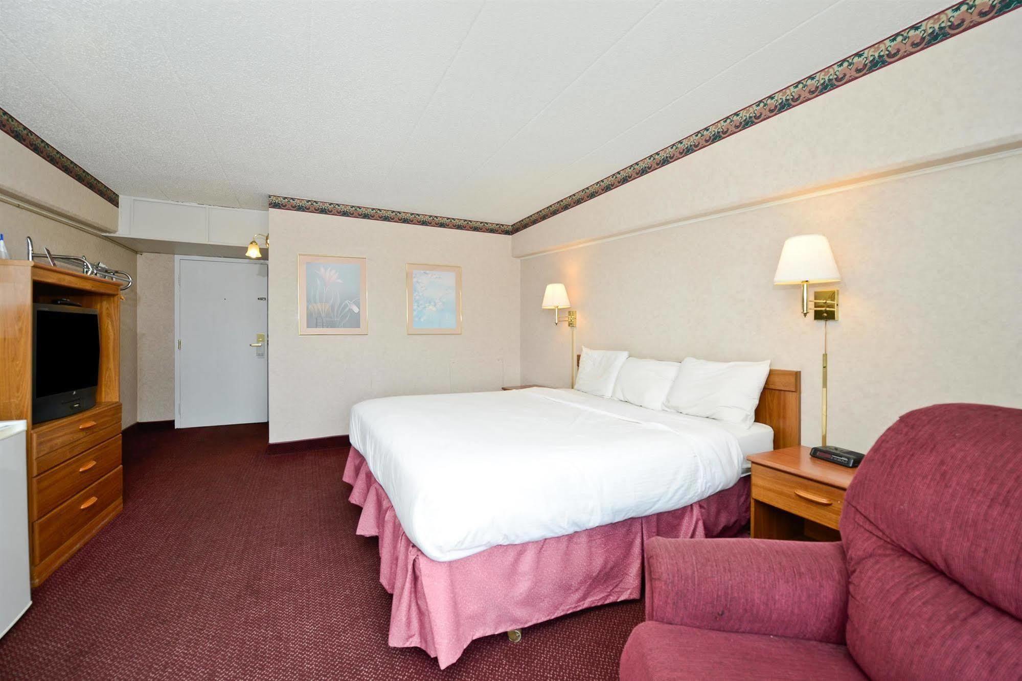 Howard Johnson By Wyndham Saint Joseph Benton Harbor Quarto foto