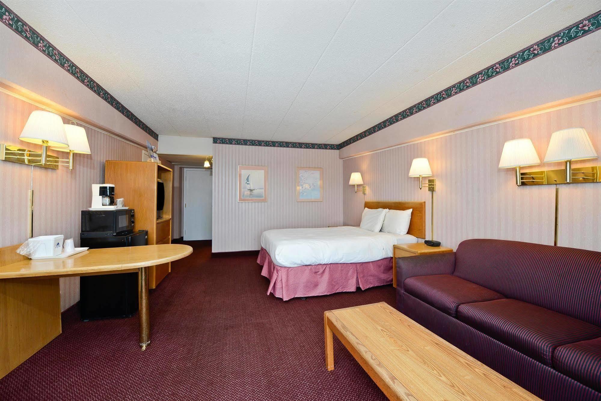 Howard Johnson By Wyndham Saint Joseph Benton Harbor Quarto foto