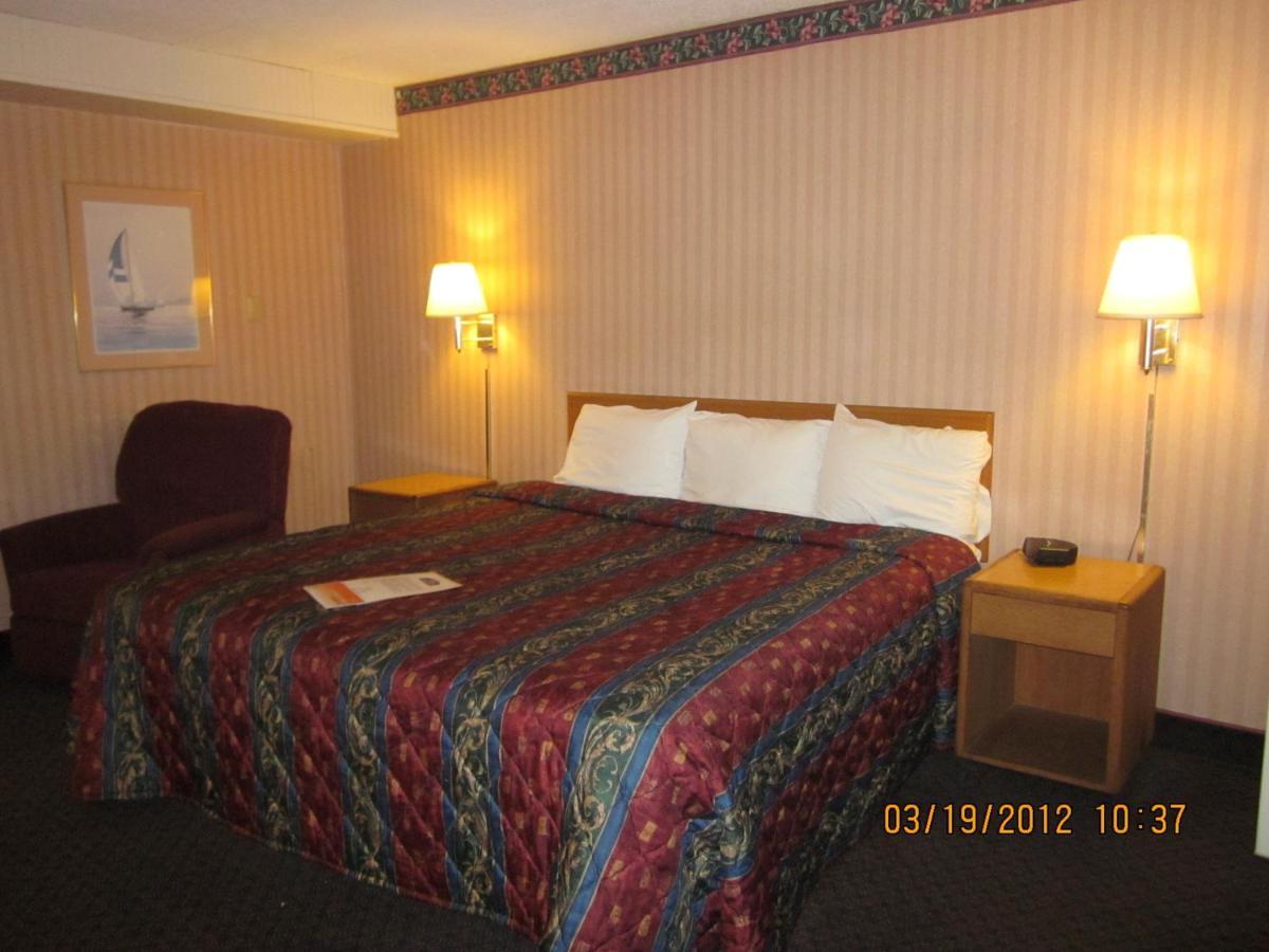 Howard Johnson By Wyndham Saint Joseph Benton Harbor Quarto foto